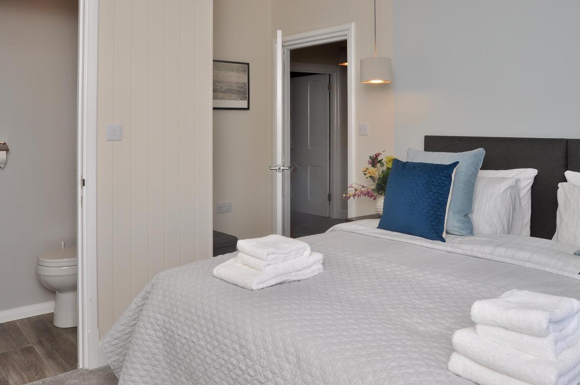 Bridge Street Apartments. Boutique Style Luxury, In The Heart Of Taunton. Стая снимка